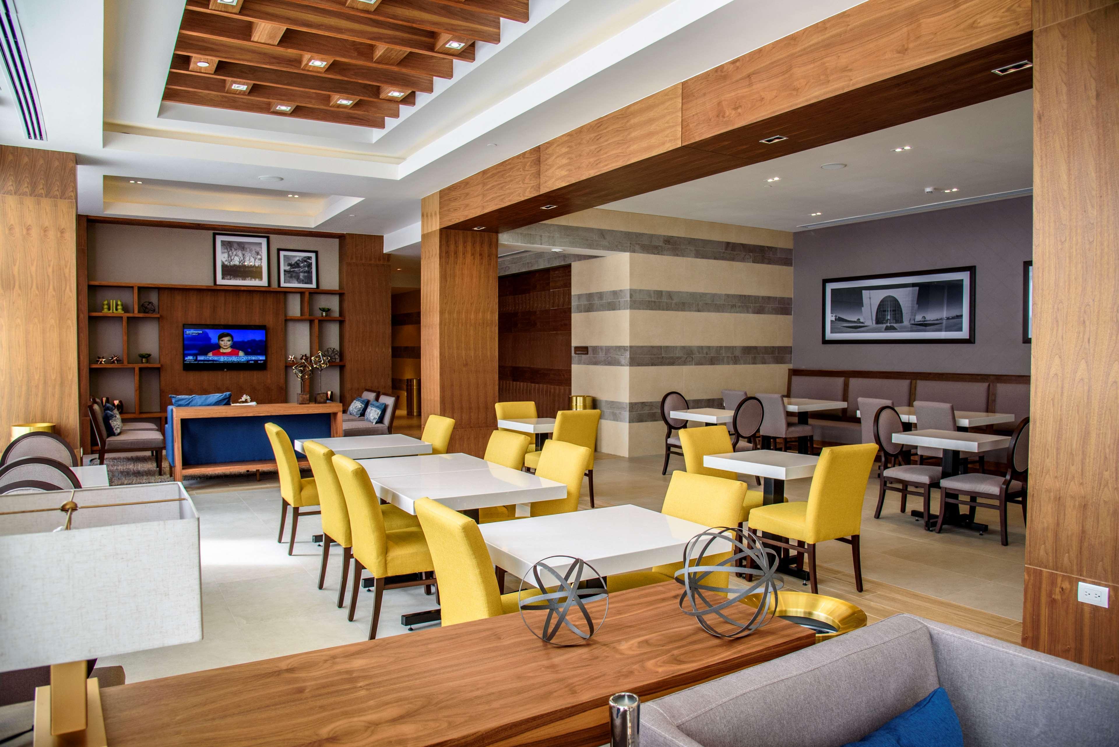 Hampton Inn Piedras Negras Ngoại thất bức ảnh
