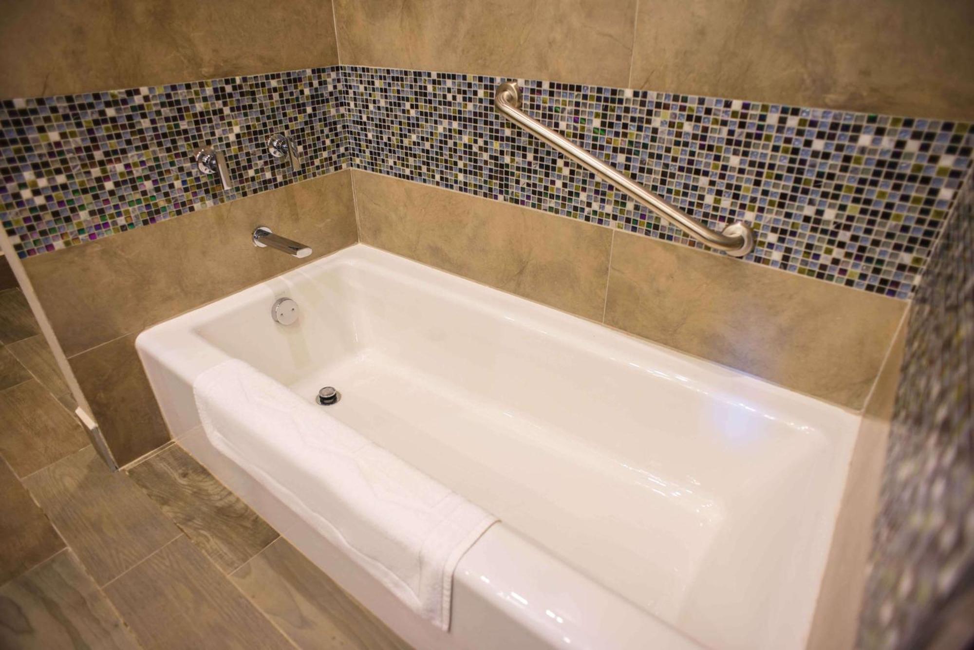 Hampton Inn Piedras Negras Ngoại thất bức ảnh