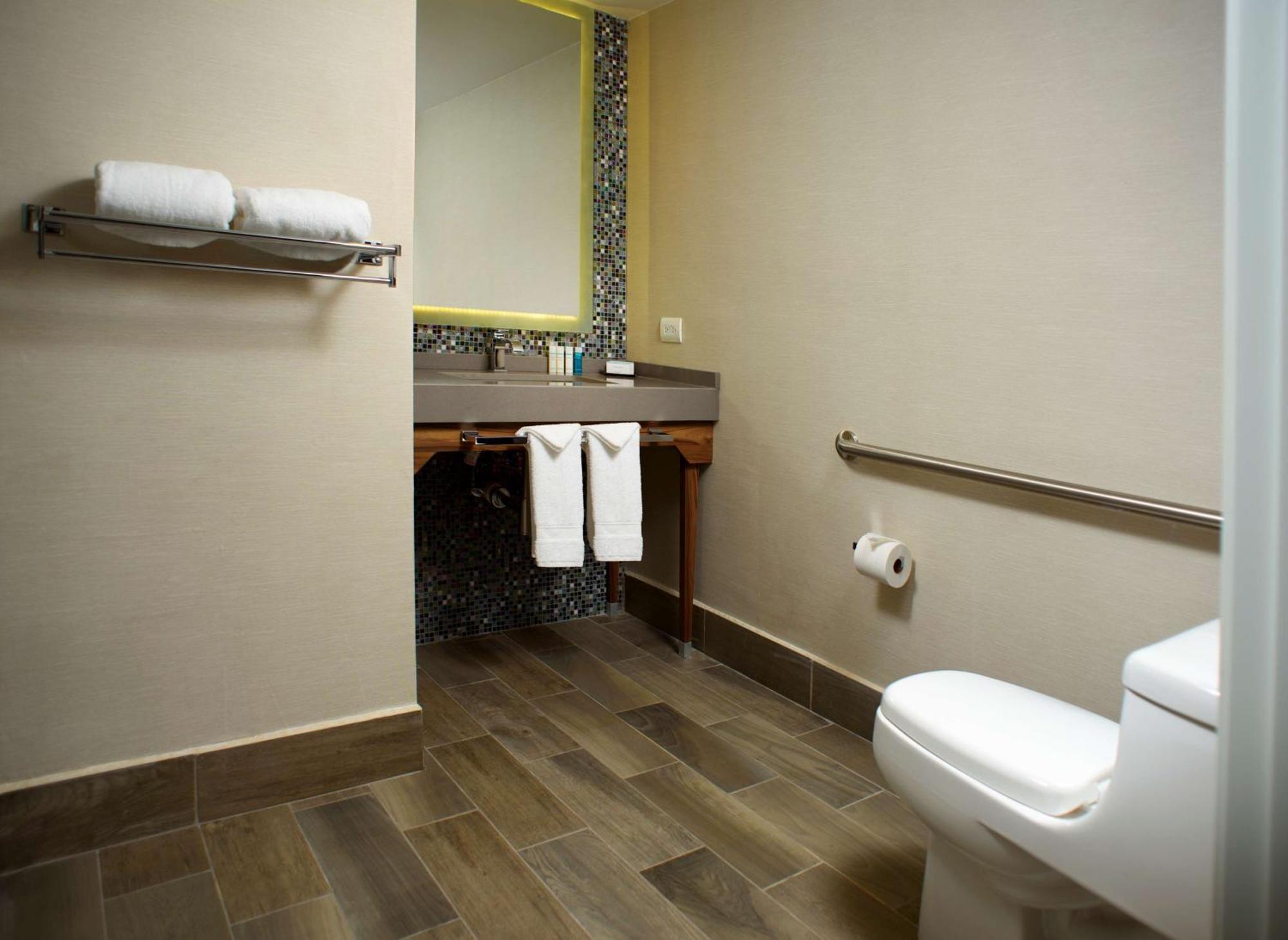 Hampton Inn Piedras Negras Ngoại thất bức ảnh