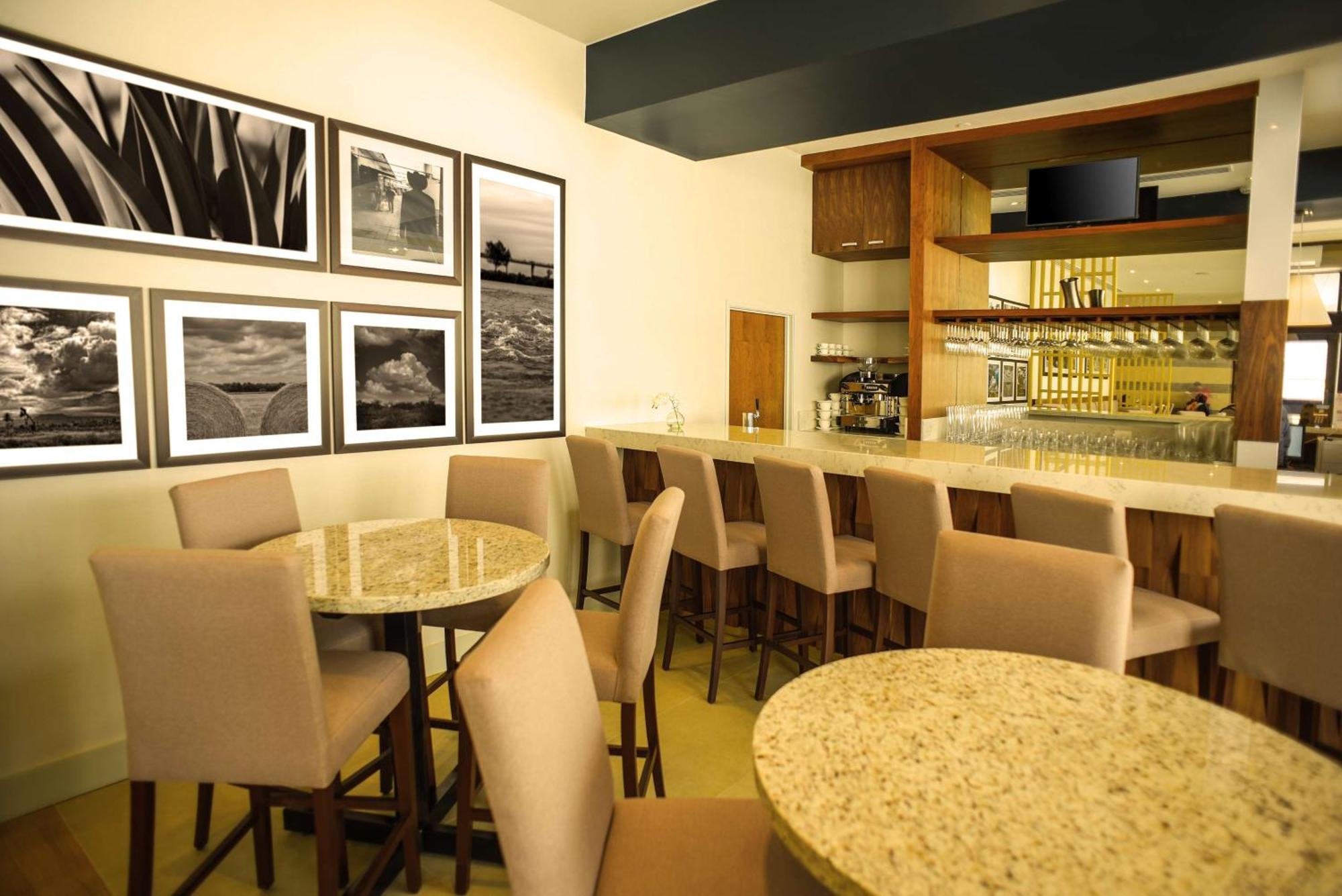 Hampton Inn Piedras Negras Ngoại thất bức ảnh